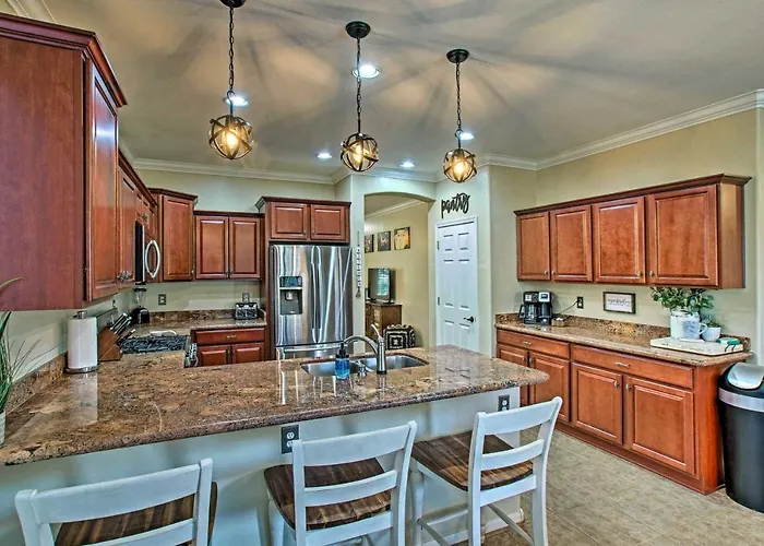 Patio + Pool Table: Estrella Oasis Near Hiking! * Liberty