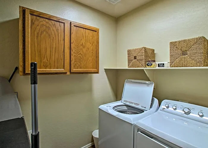 Holiday home Patio + Pool Table: Estrella Oasis Near Hiking!
