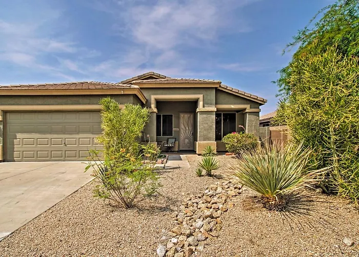 Patio + Pool Table: Estrella Oasis Near Hiking! *